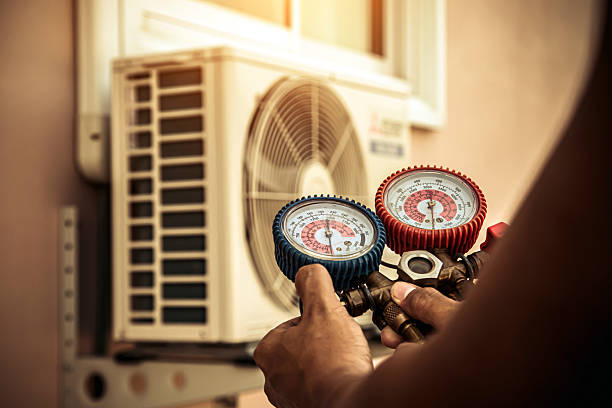 Professional Hvac technician working in Currie, NC